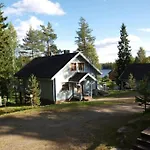 Tahkon Riihiranta - 4 Bedroom With View - Tilava Moekki Rantanaekymin Villa Tahkovuori