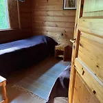 Tahkon Riihiranta - 4 Bedroom With View - Tilava Moekki Rantanaekymin Villa *