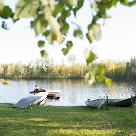 Tahkon Riihiranta - 4 Bedroom With View - Tilava Moekki Rantanaekymin Villa Tahkovuori