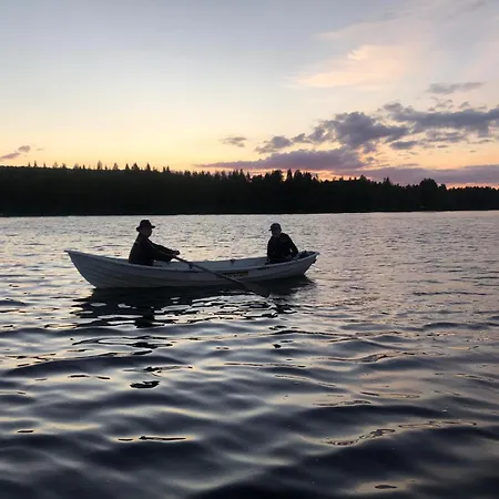 Tahkon Riihiranta - 4 Bedroom With View - Tilava Moekki Rantanaekymin Villa *