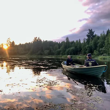 Tahkon Riihiranta - 4 Bedroom With View - Tilava Moekki Rantanaekymin Villa Tahkovuori