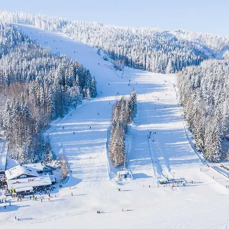 Tahkon Riihiranta - 4 Bedroom With View - Tilava Moekki Rantanaekymin Villa *