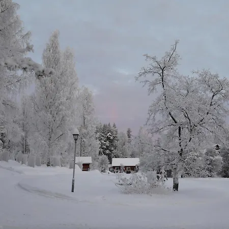 Tahkon Riihiranta - 4 Bedroom With View - Tilava Moekki Rantanaekymin Chalet