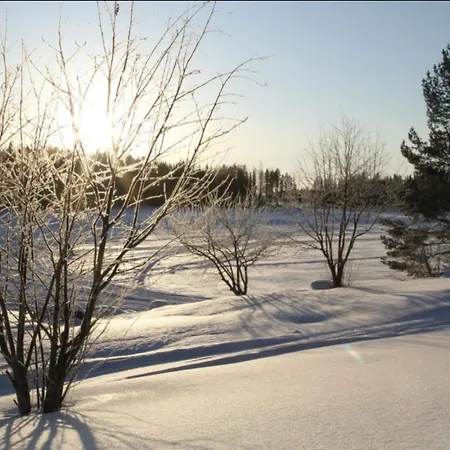 Tahkon Riihiranta - 4 Bedroom With View - Tilava Moekki Rantanaekymin Villa *