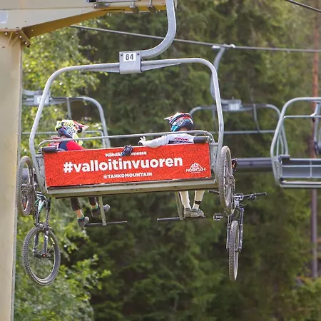 Tahkon Riihiranta - 4 Bedroom With View - Tilava Moekki Rantanaekymin *