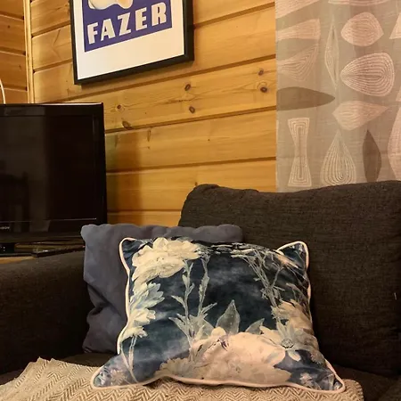 Tahkon Riihiranta - 4 Bedroom With View - Tilava Moekki Rantanaekymin *