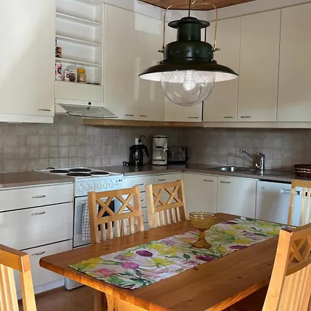 Tahkon Riihiranta - 4 Bedroom With View - Tilava Moekki Rantanaekymin *